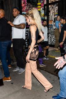 Halsey feet photo thumbnail