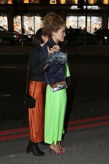 Rita Ora feet photo thumbnail