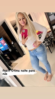 Karin Klemp feet photo thumbnail