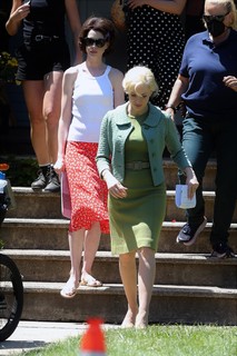 Anne Hathaway feet photo thumbnail