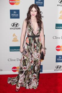 Michelle Trachtenberg feet photo thumbnail