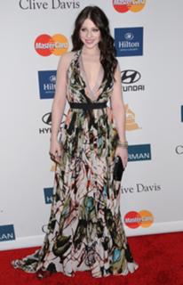 Michelle Trachtenberg feet photo thumbnail
