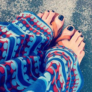 Cat Deeley feet photo thumbnail