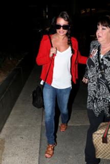 Lea Michele feet photo thumbnail