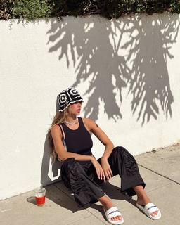Kara Del Toro feet photo thumbnail