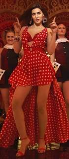 Kriti Sanon feet photo thumbnail