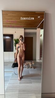 Charly Jordan feet photo thumbnail