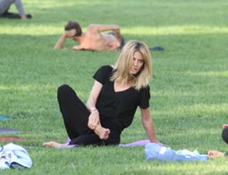 Heidi Klum feet photo thumbnail