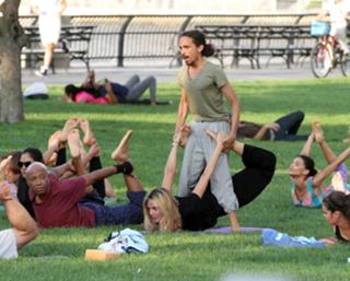Heidi Klum feet photo thumbnail