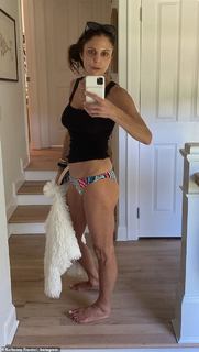 Bethenny Frankel feet photo thumbnail
