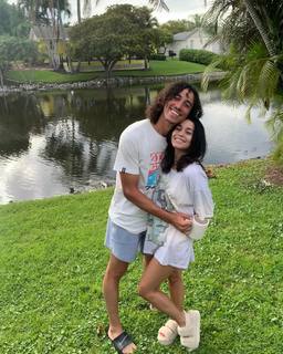 Vanessa Hudgens feet photo thumbnail