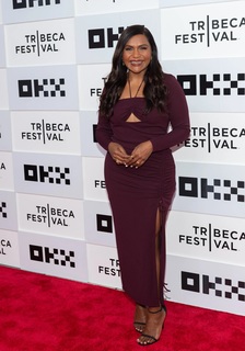 Mindy Kaling feet photo thumbnail