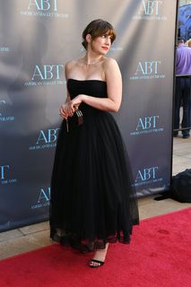 Anna Chlumsky feet photo 3