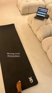 Rochelle Humes feet photo thumbnail
