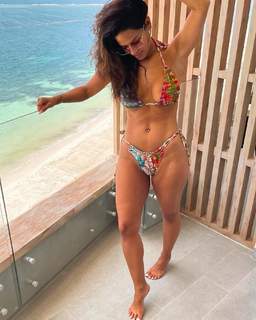 Rocsi Diaz feet photo thumbnail