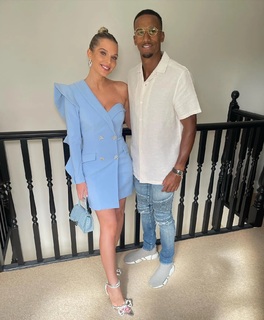 Helen Flanagan feet photo thumbnail
