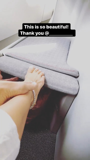 Kino MacGregor feet photo thumbnail