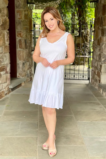 Lisa Robertson feet photo thumbnail