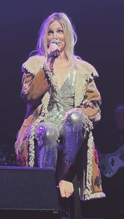 Debbie Gibson feet photo thumbnail