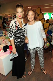 Molly Sims feet photo thumbnail