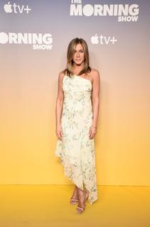Jennifer Aniston feet photo thumbnail