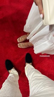 Sara Sampaio feet photo thumbnail