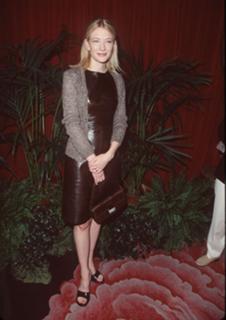 Cate Blanchett feet photo thumbnail