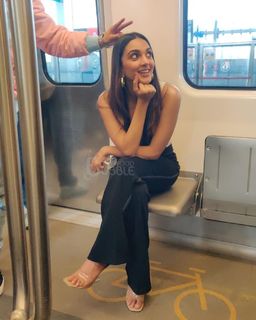 Kiara Advani feet photo thumbnail