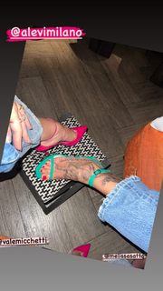 Melissa Satta feet photo thumbnail