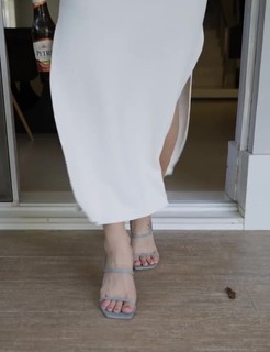 Paolla Oliveira feet photo thumbnail