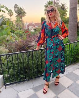 Busy Philipps feet photo thumbnail