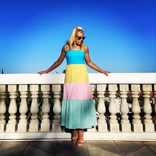 Busy Philipps feet photo thumbnail