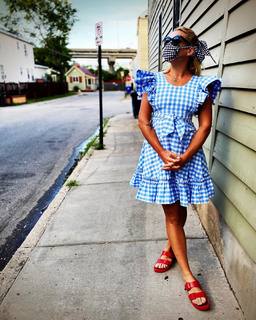 Busy Philipps feet photo thumbnail