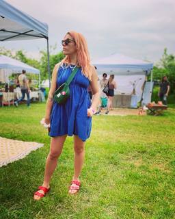 Busy Philipps feet photo thumbnail