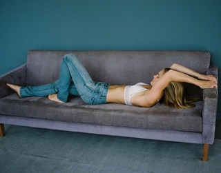 Bar Refaeli feet photo thumbnail