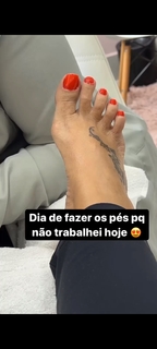 Karin Klemp feet photo thumbnail