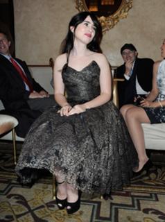 Lily Collins feet photo thumbnail