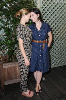 Léa Seydoux feet photo thumbnail