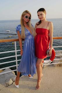 Miranda Kerr feet photo thumbnail