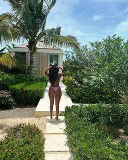 Maya Jama feet photo thumbnail