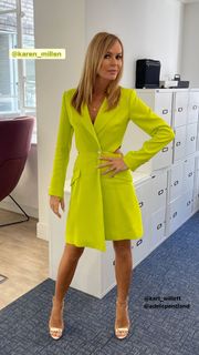 Amanda Holden feet photo thumbnail