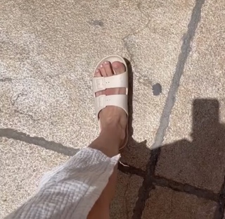 Marta Wierzbicka feet photo thumbnail