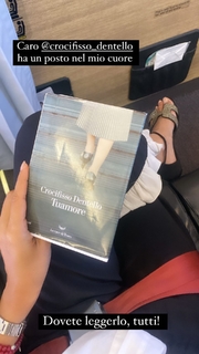 Caterina Balivo feet photo thumbnail