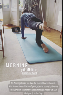 Alina Merkau feet photo thumbnail