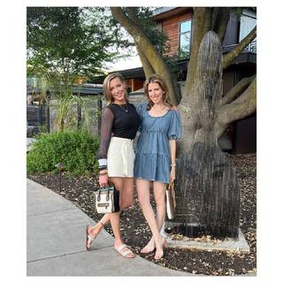 Katie Cassidy feet photo thumbnail
