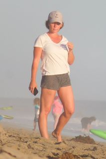 Kendra Wilkinson feet photo thumbnail