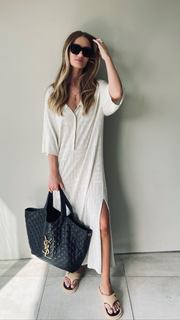 Rosie Huntington-Whiteley feet photo thumbnail