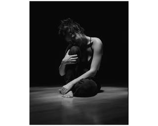 Phoebe Tonkin feet photo thumbnail