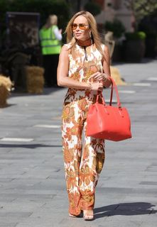 Amanda Holden feet photo thumbnail