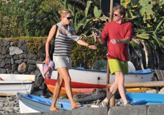 Uma Thurman feet photo thumbnail